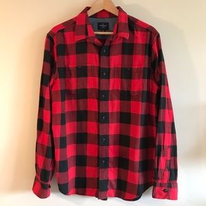 American Eagle Outfitters mens classic fit black and red checked flannel